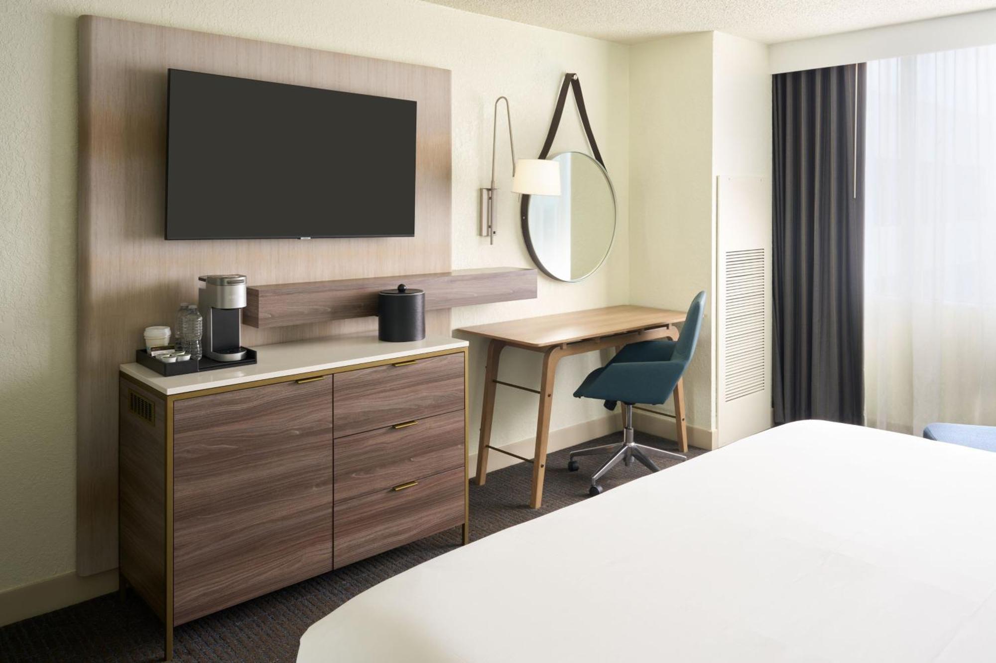 Delta Hotels By Marriott West Palm Beach 4*